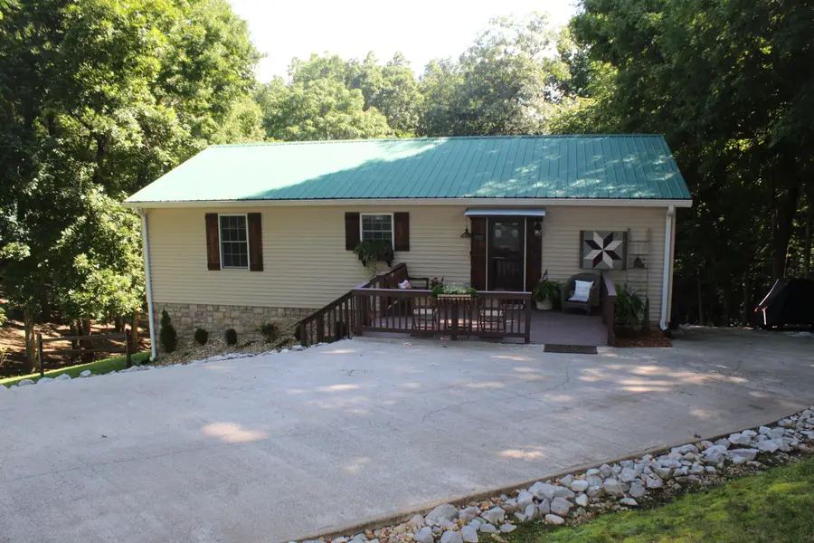 798 Wheaton Way, Eddyville, KY 42038 - #2