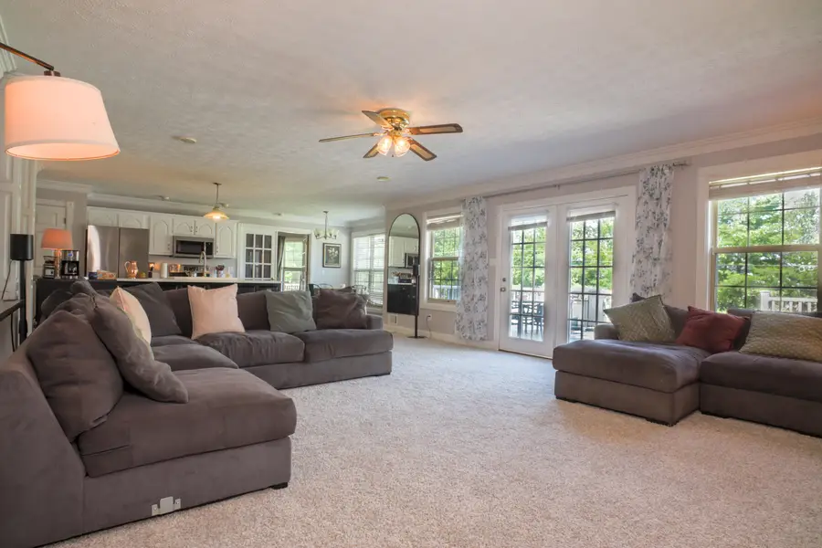 965 E Count Fleet Circle, Danville, KY 40422 - #3