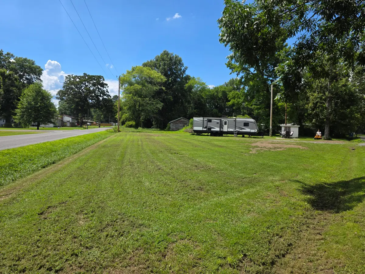 31 E 1st Street, Gilbertsville, KY 42044 - #1