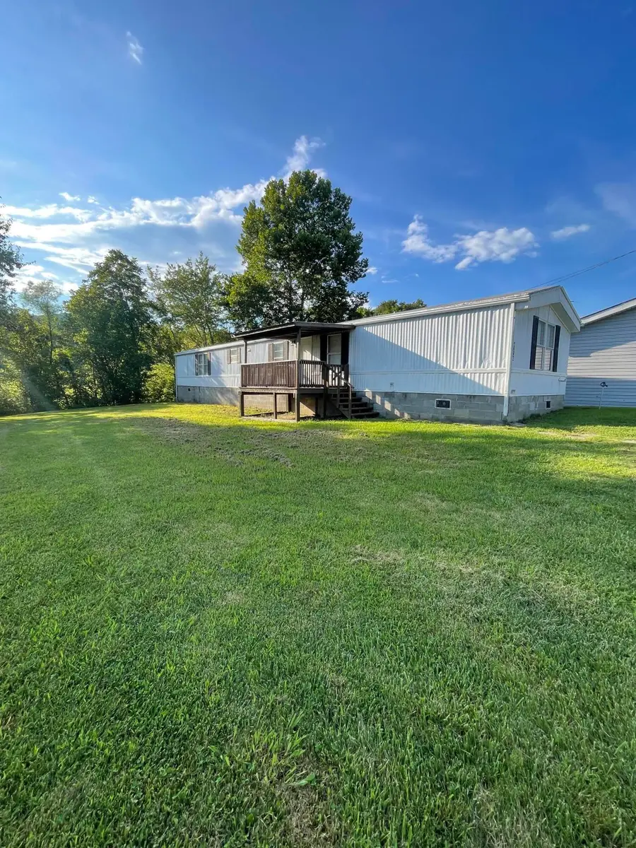 2573 Kentucky 11, Heidrick, KY 40949 - #2