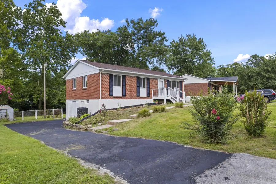 106 Redwood Drive, Frankfort, KY 40601 - #3