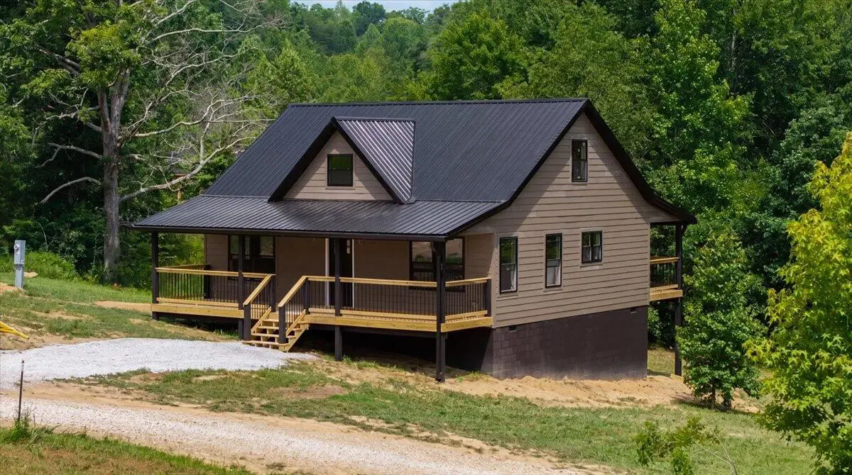38 Hawks Point Road, Beattyville, KY 41311 - #1