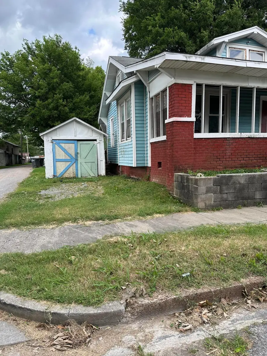 612 N 11th Street, Paducah, KY 42001 - #3