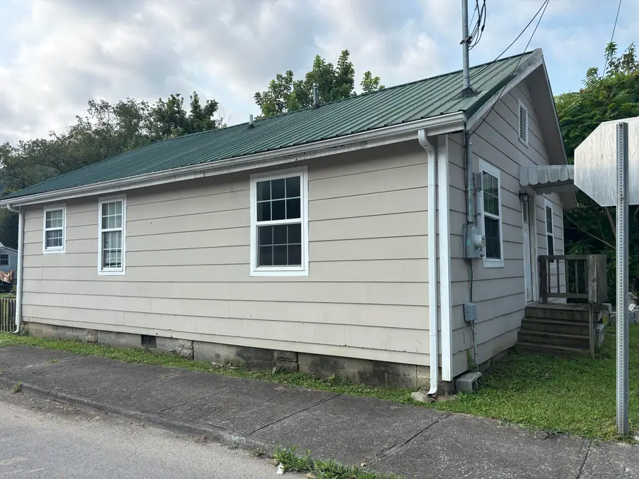 306 3rd Street, Pineville, KY 40977 - #3