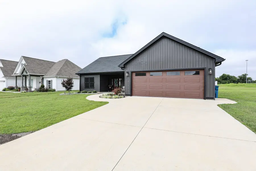 307 Parkway Drive, Mayfield, KY 42066 - #3