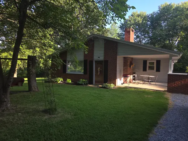 8810 Moore Road, West Paducah, KY 42086