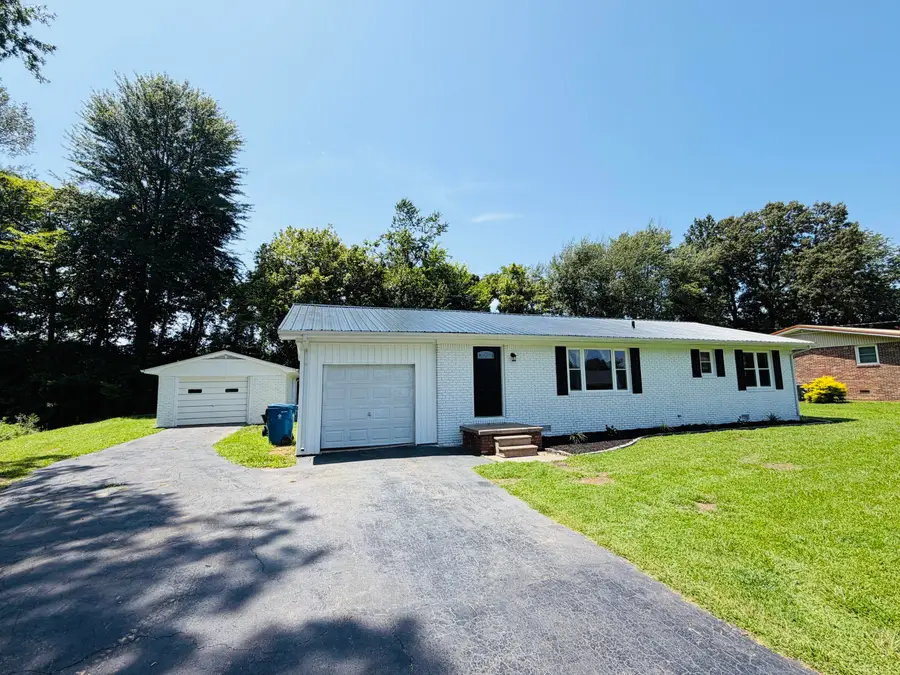 1712 Sycamore Drive, Benton, KY 42025 - #2