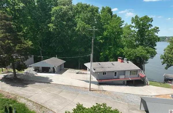 178 Cedar Point Road, Cadiz, KY 42211