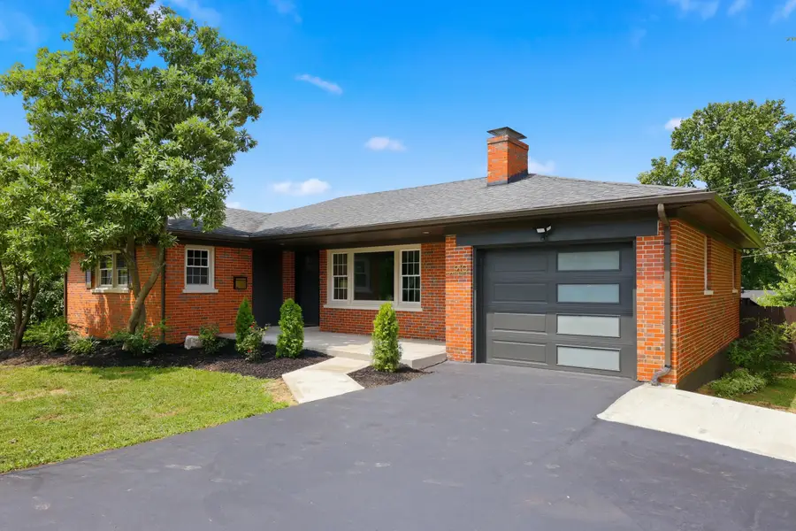 910 Crosshill Drive, Frankfort, KY 40601 - #2