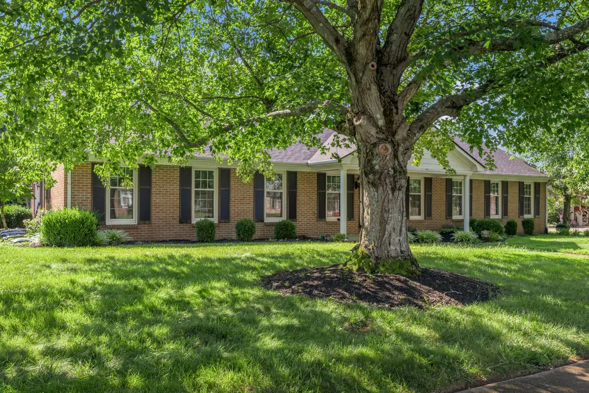 121 Hawthorne Drive, Nicholasville, KY 40356 - #1