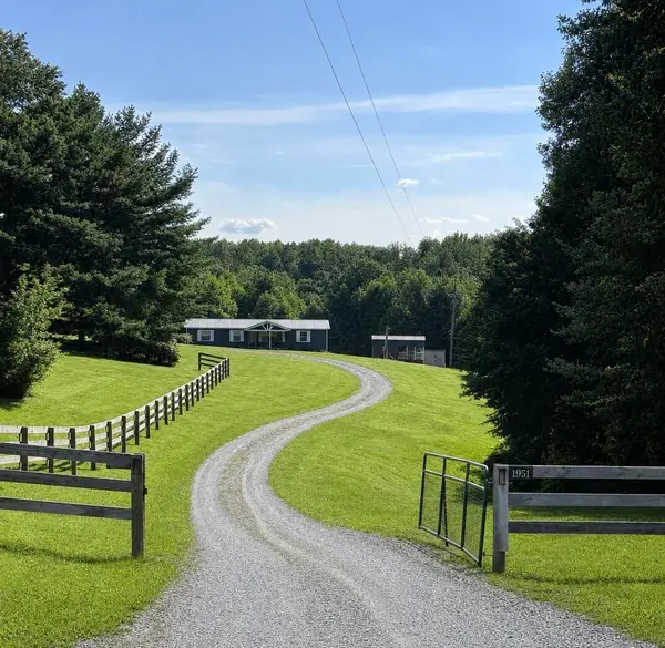 1951 Angel Ridge Road, Hustonville, KY 40437