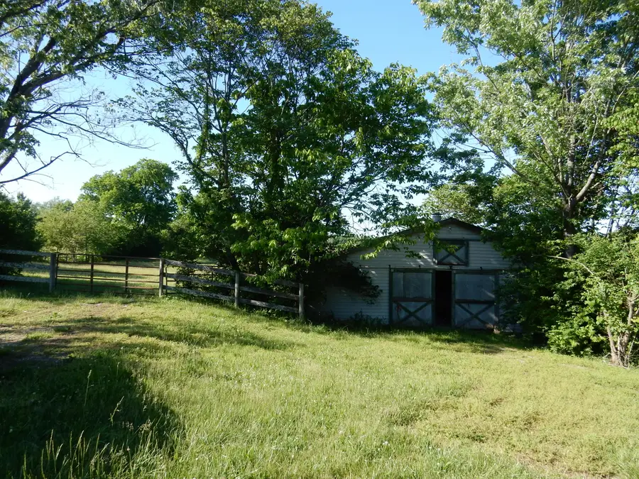 3770 Delaney Ferry Road, Versailles, KY 40383 - #2