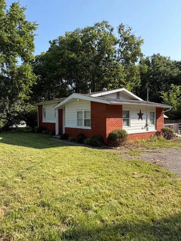919 Clintonville Road, Paris, KY 40361