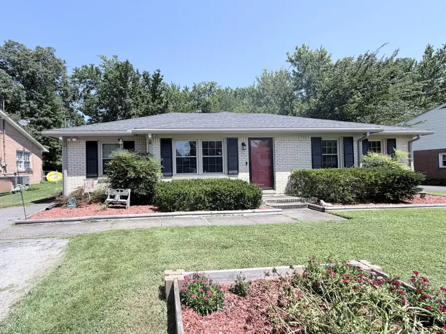 910 Springmont Drive, Hopkinsville, KY 42240 - #2
