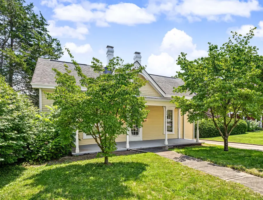 208 S Winter Street, Midway, KY 40347 - #2