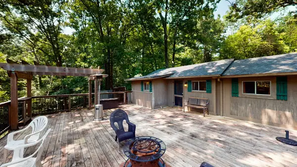 33 Canal Drive, Murray, KY 42071