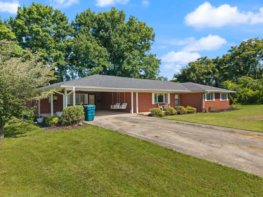 210 Langdon Avenue, Manchester, KY 40962 - #2
