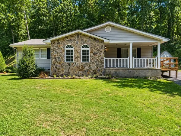 160 Cougar Lane, Topmost, KY 41862