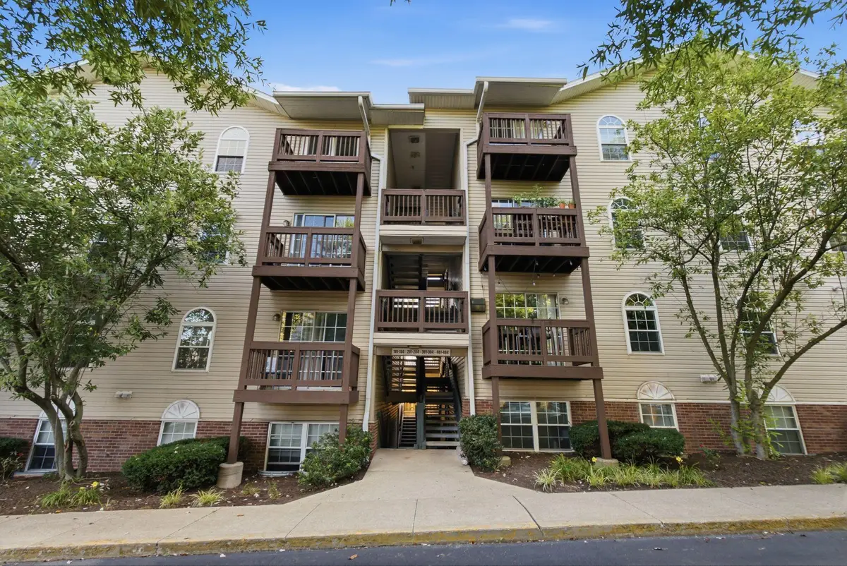 1081 S Broadway #401, Lexington, KY 40504 - #1