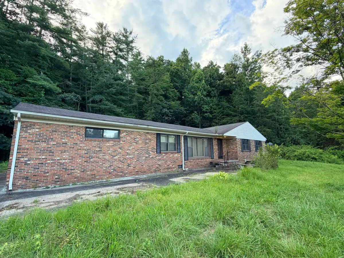 8683 U.s. 119, Calvin, KY 40813 - #1