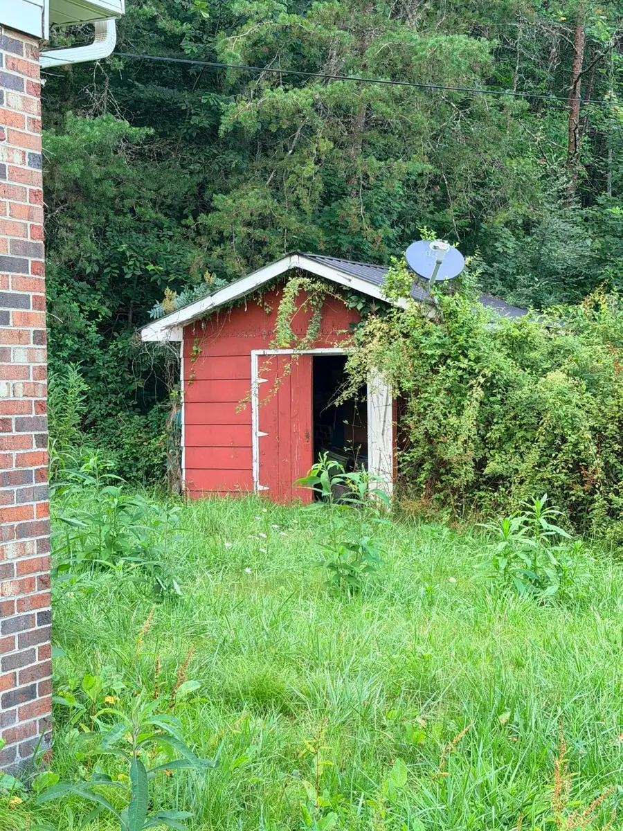 8683 U.s. 119, Calvin, KY 40813 - #3
