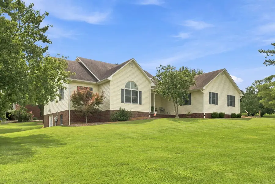 843 Beaumont Avenue, Harrodsburg, KY 40330 - #2
