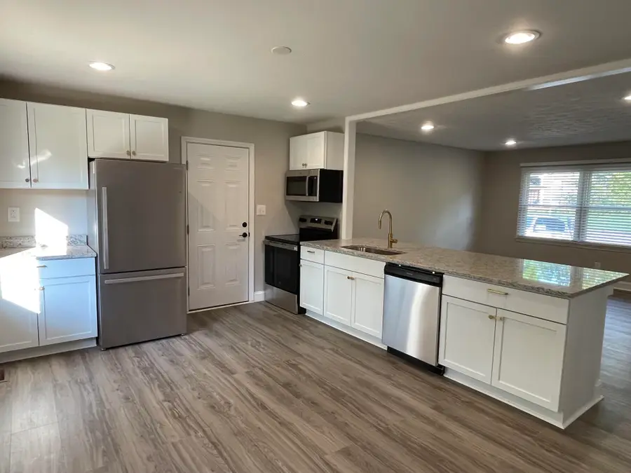 3255 Sutherland Drive, Lexington, KY 40517 - #3