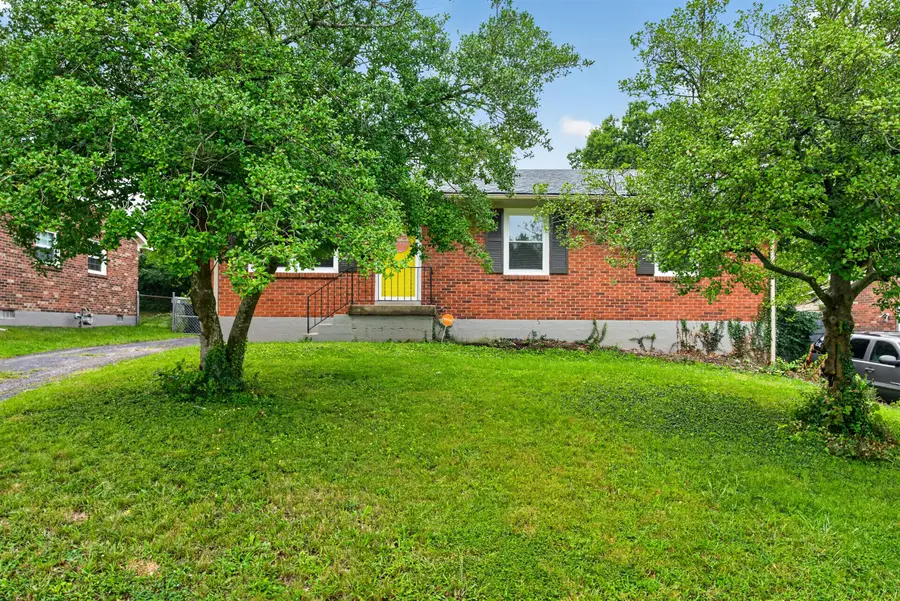 3533 King Arthur Drive, Lexington, KY 40517 - #2