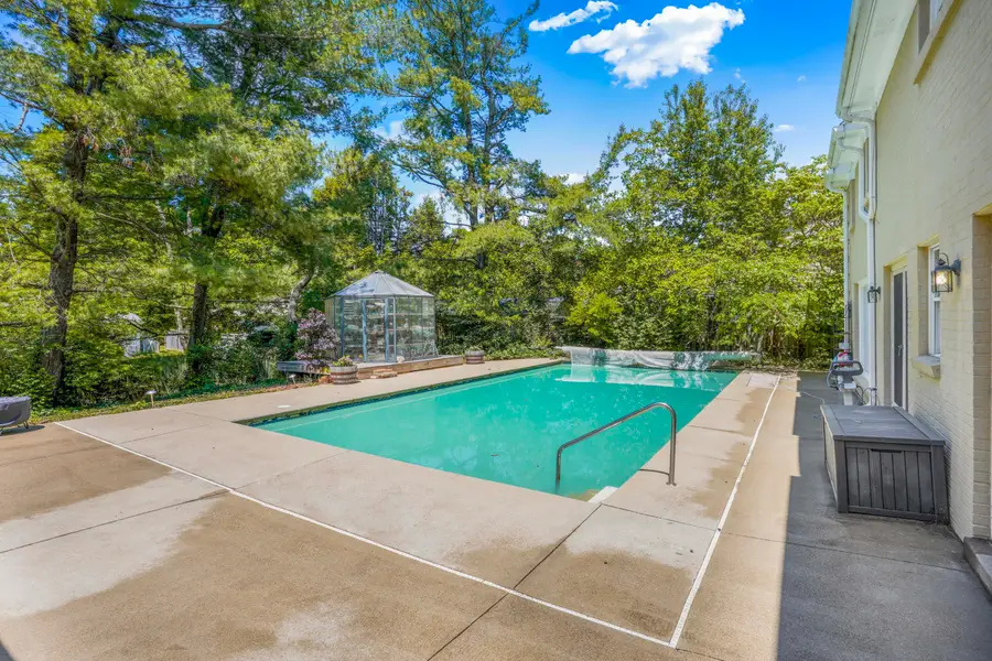 333 Lakeshore Drive, Lexington, KY 40502 - #2