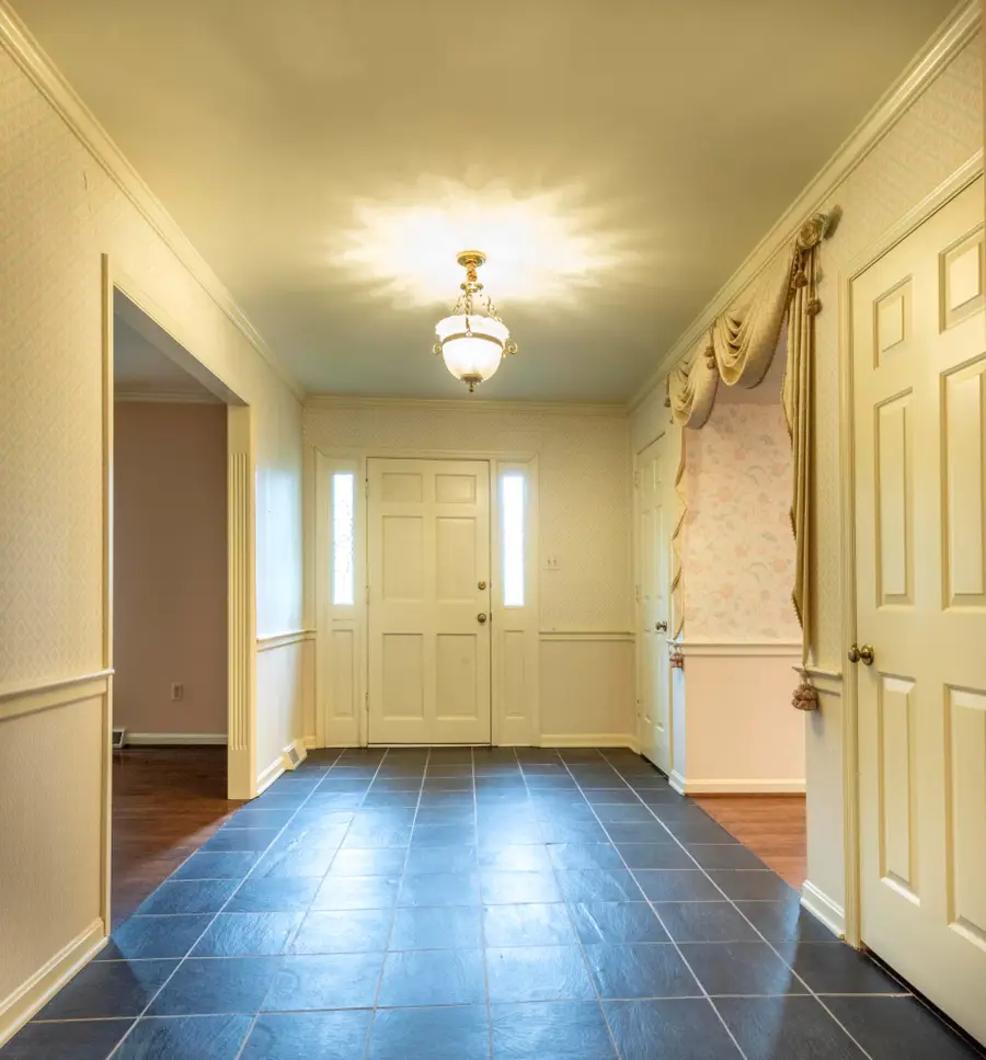 2092 Bridgeport Drive, Lexington, KY 40502 - #3