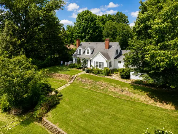 302 Peachbloom Hill Ln Lane, Berea, KY 40403