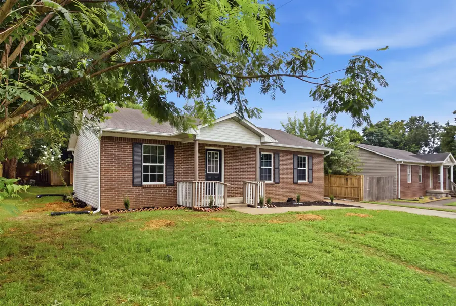 204 Green Street, Nicholasville, KY 40356 - #2