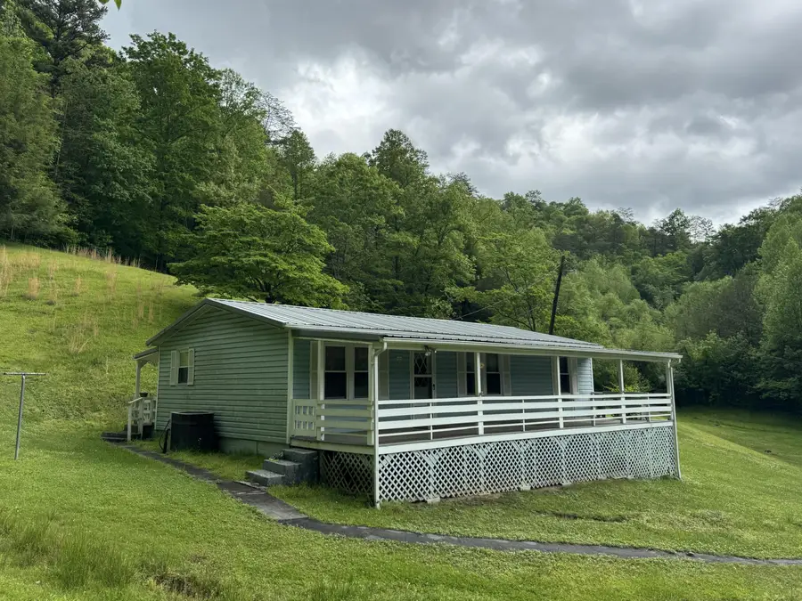 51 Dewey Thompson Road, Calvin, KY 40813 - #2