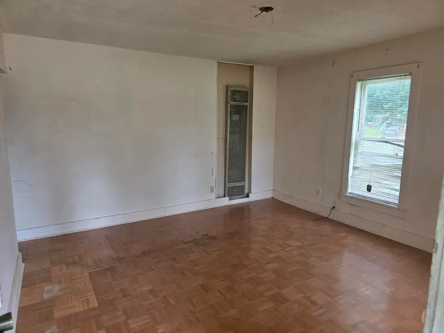 1303 E Main Street, Richmond, KY 40475 - #2
