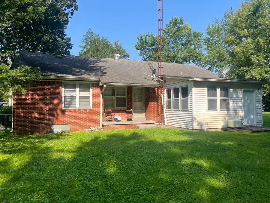 820 N 12th Street, Mayfield, KY 42066 - #2