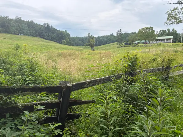 367 Banks Branch Road, Campton, KY 41301