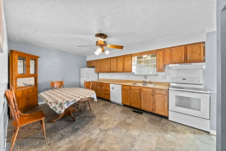 821 Cheryl Ann Court, Worthington, KY 41183 - #3