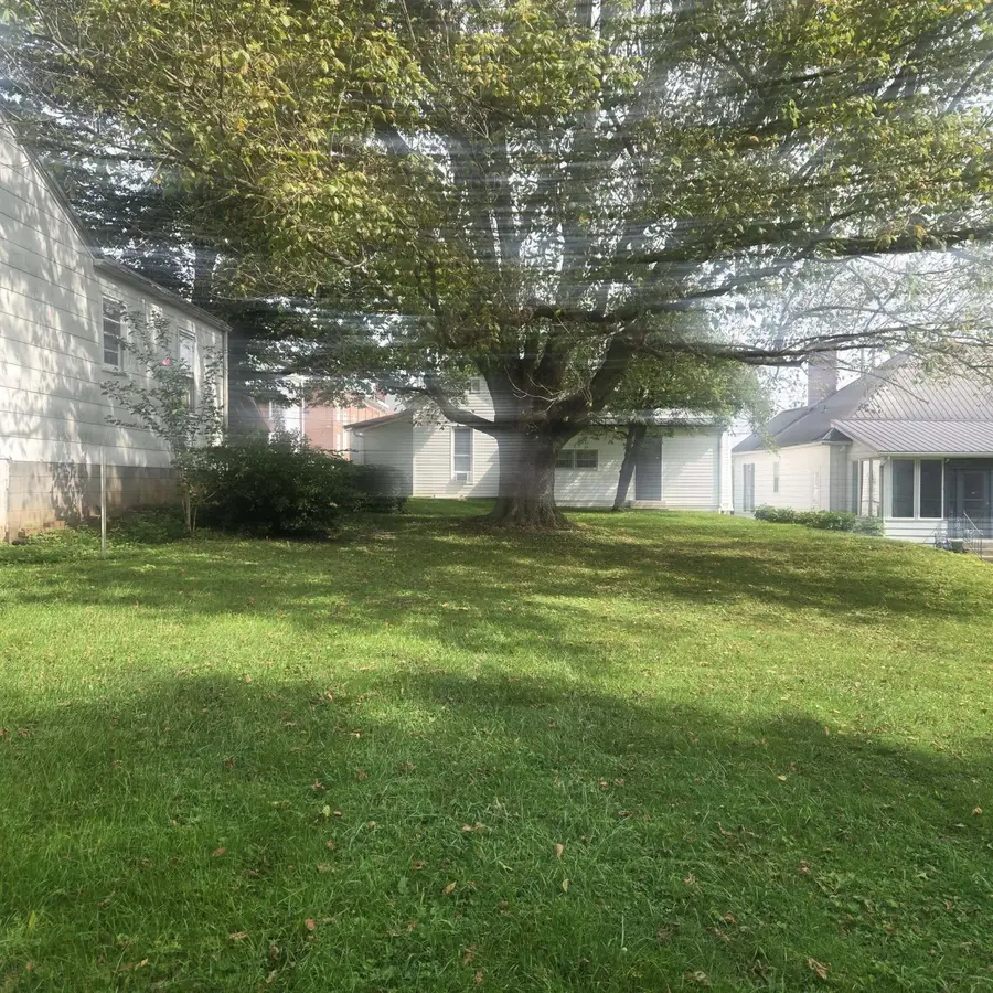 206 Richmond Street, Lancaster, KY 40444 - #2