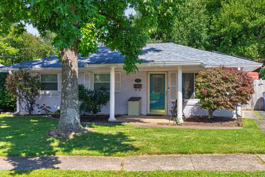 562 Sandalwood Drive, Lexington, KY 40505 - #2
