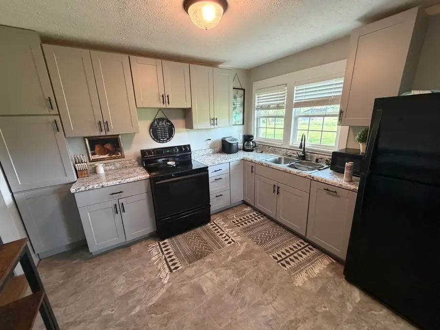 5783 U.s. 421, McKee, KY 40447 - #3