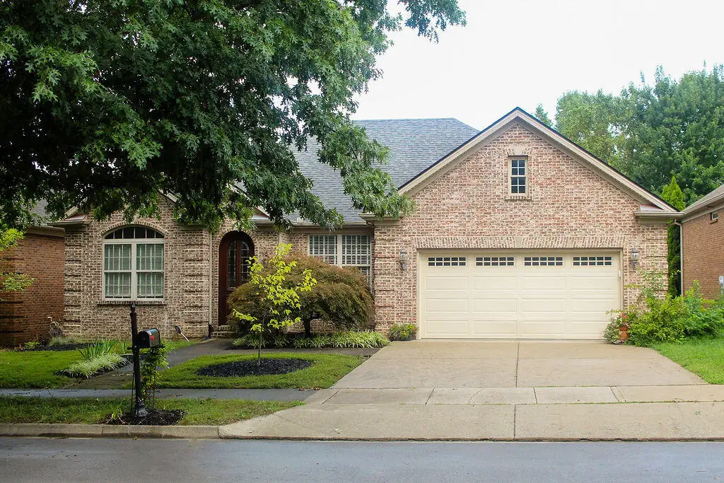 925 Village Green Avenue, Lexington, KY 40509 - #1