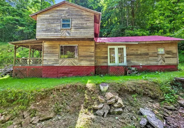 6728 Straight Hollow Road, McVeigh, KY 41555
