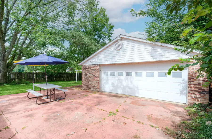 3598 Niagara Drive, Lexington, KY 40517 - #2