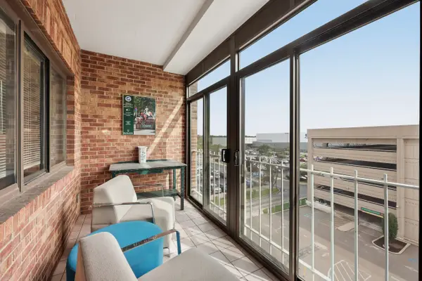 355 S Broadway #303, Lexington, KY 40508