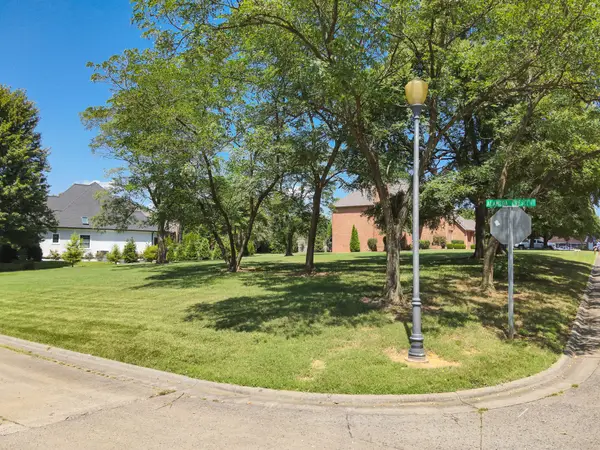 1201 Beresford Way, Paducah, KY 42001