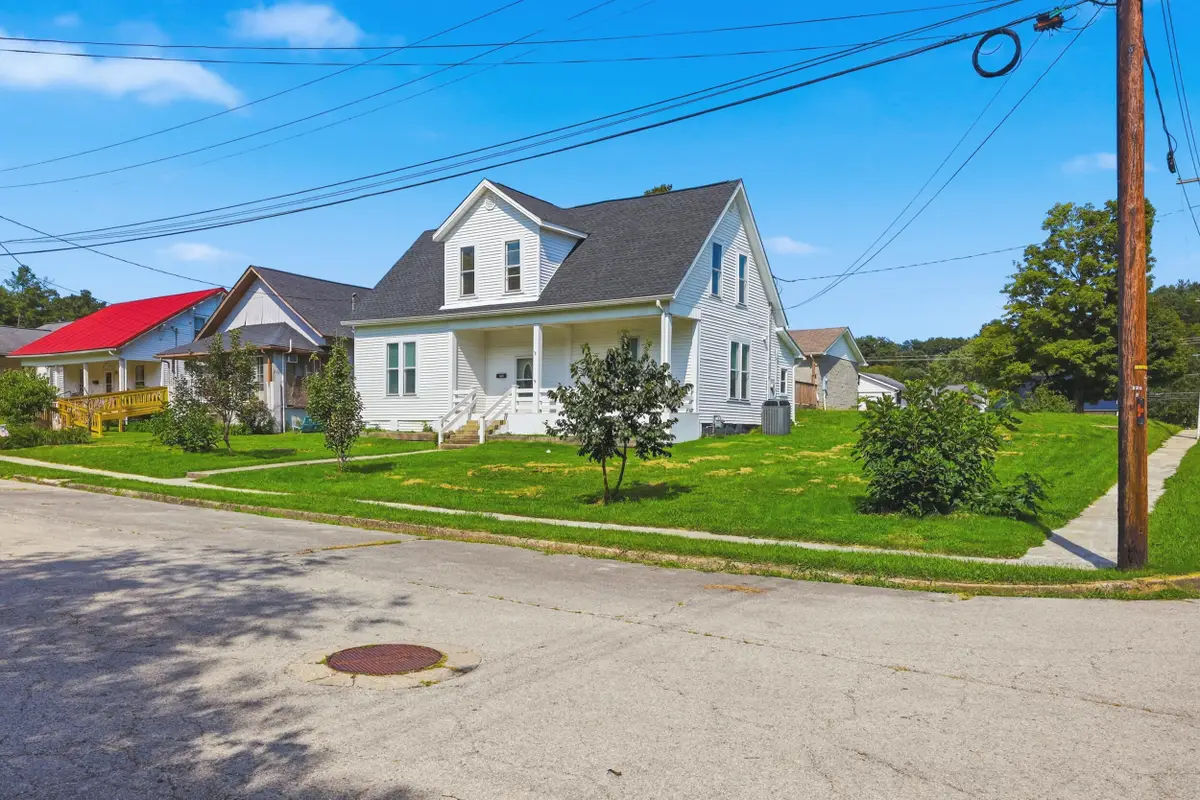 402 Park Avenue, Irvine, KY 40336 - #1