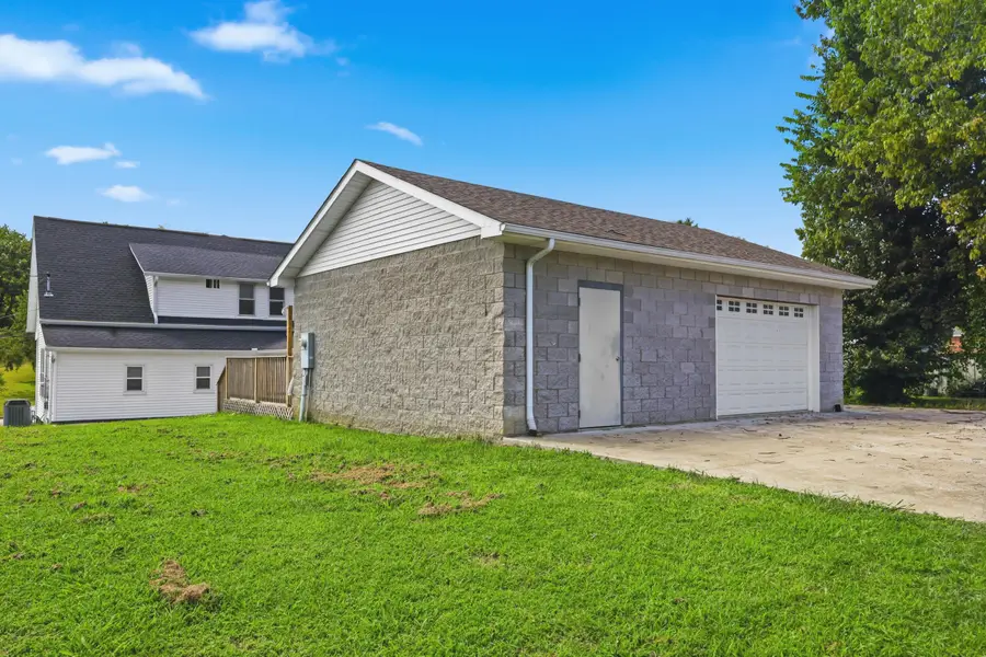 402 Park Avenue, Irvine, KY 40336 - #3