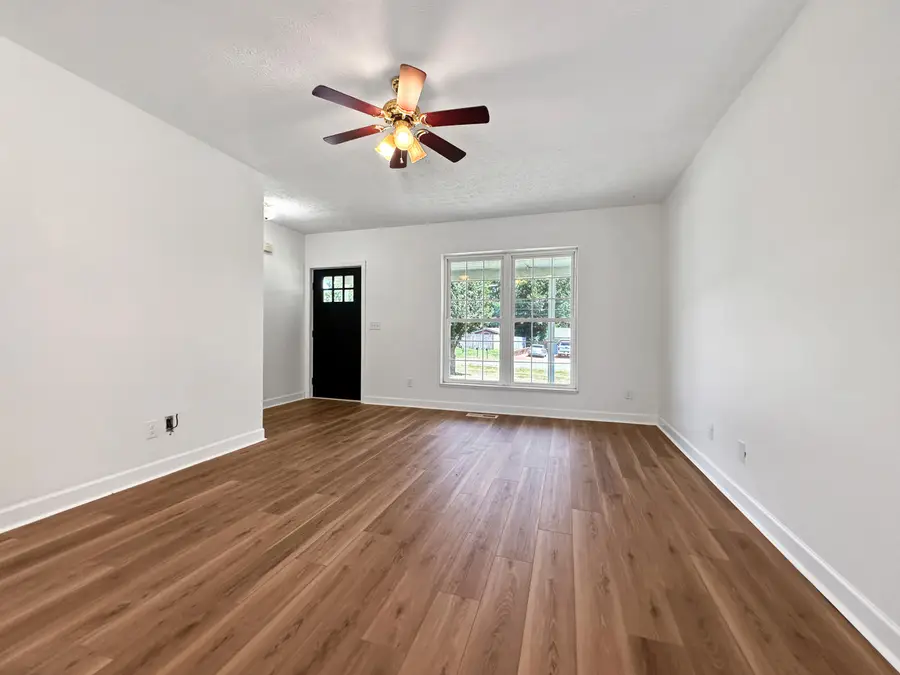 1602 Oak Hill Drive, Murray, KY 42071 - #2
