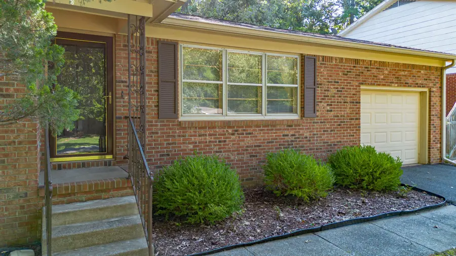 362 Oakcrest Drive, Paducah, KY 42001 - #2