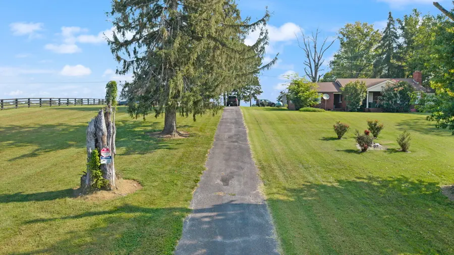 702 Rogers Road, Lancaster, KY 40444 - #2